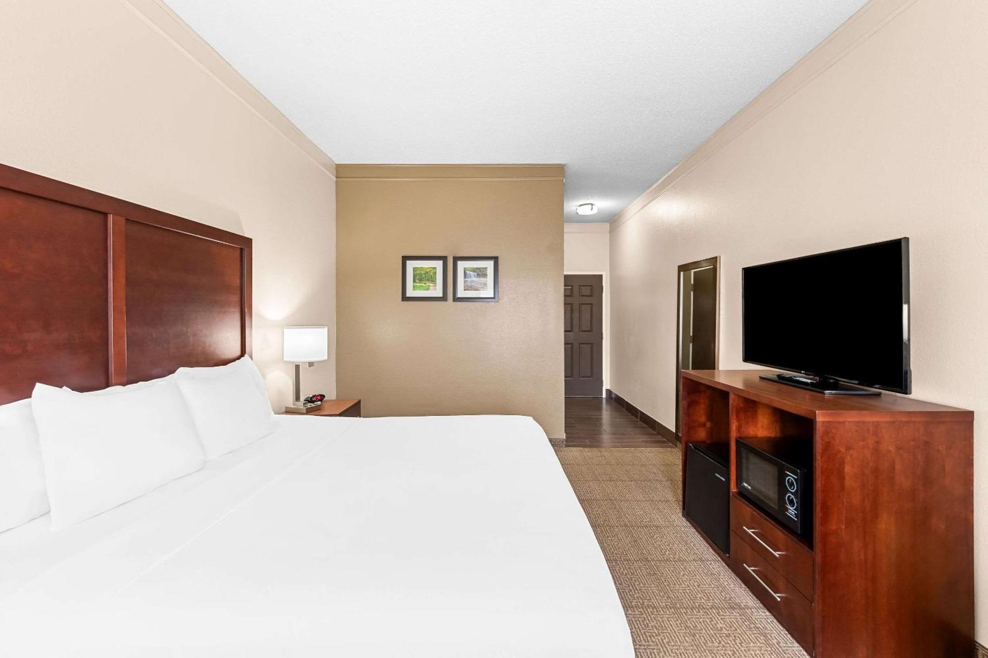 Comfort Inn & Suites Heath Exterior photo