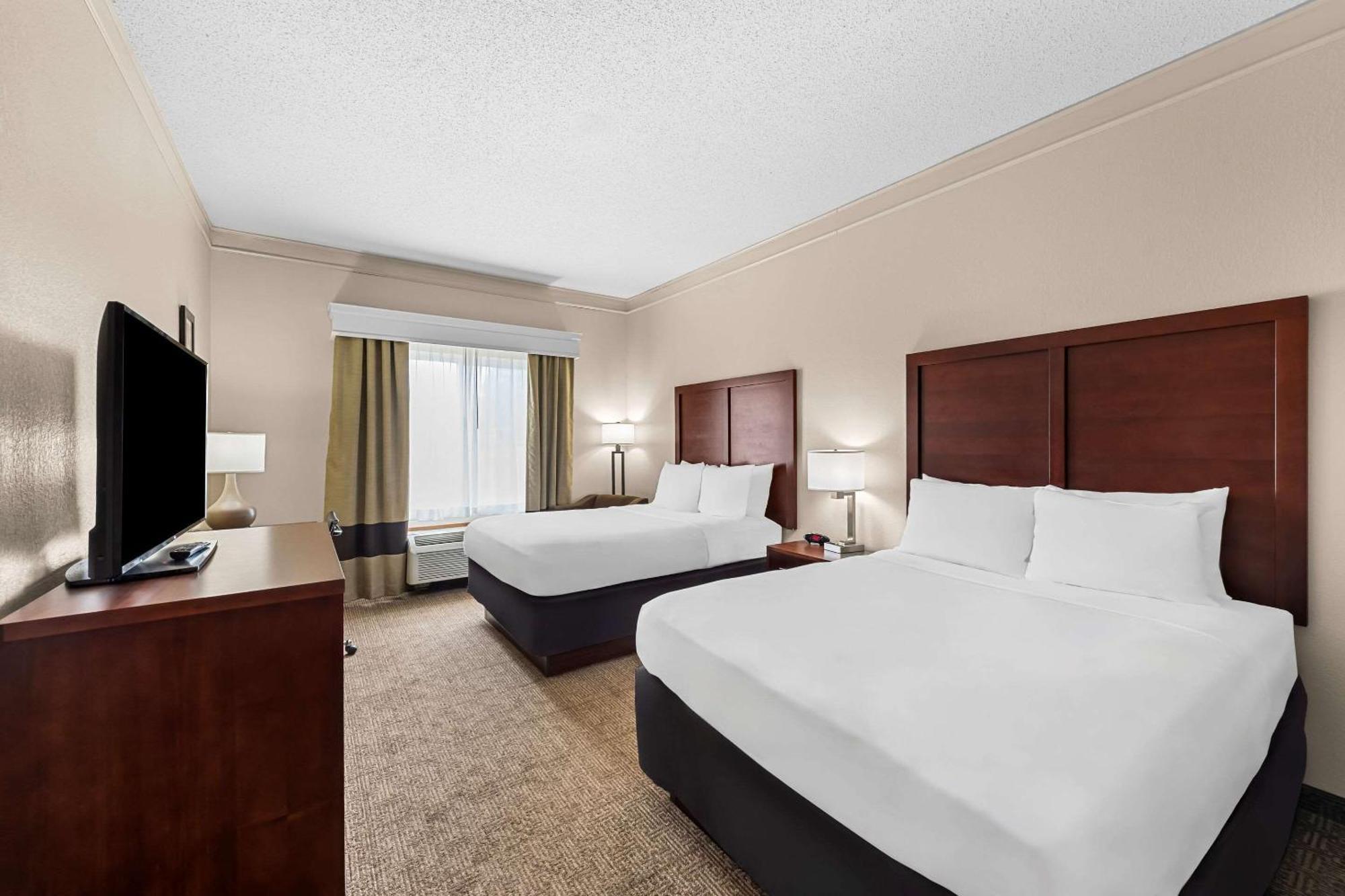 Comfort Inn & Suites Heath Exterior photo