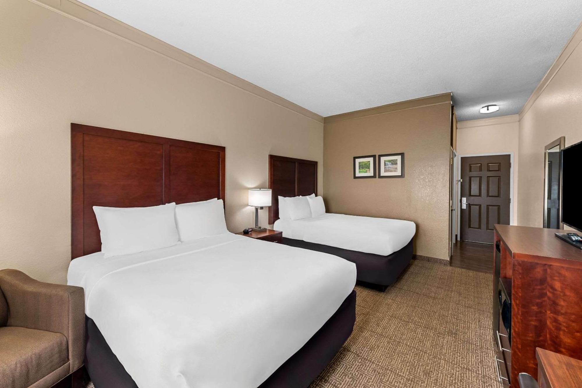 Comfort Inn & Suites Heath Exterior photo
