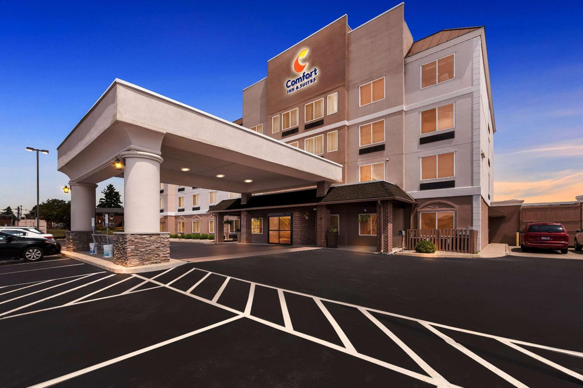 Comfort Inn & Suites Heath Exterior photo
