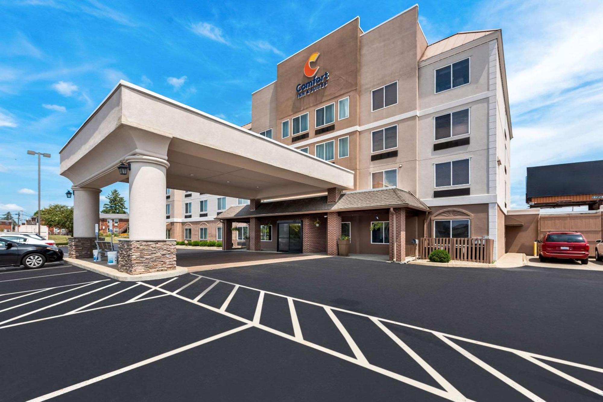 Comfort Inn & Suites Heath Exterior photo
