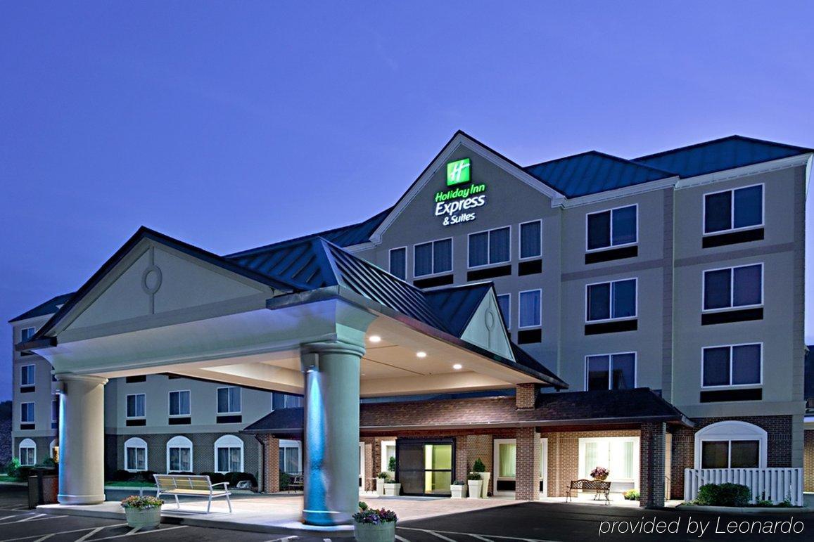 Comfort Inn & Suites Heath Exterior photo