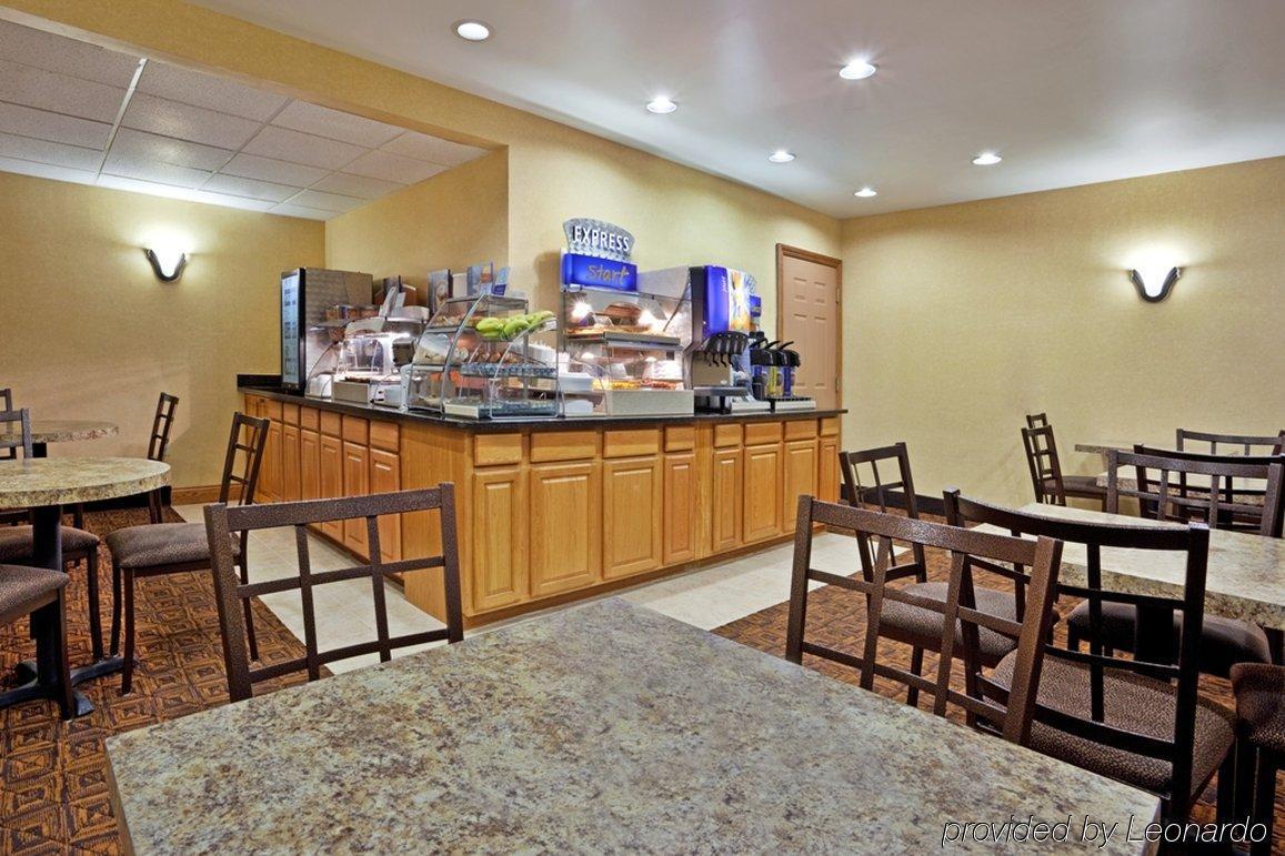 Comfort Inn & Suites Heath Restaurant photo